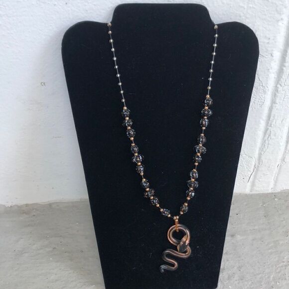 Glass necklace.  - Picture 1 of 4